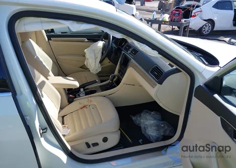 2017 Volkswagen Passat 1.8T Sel Premium from USA, damaged, VIN 1VWCT7A37HC058636